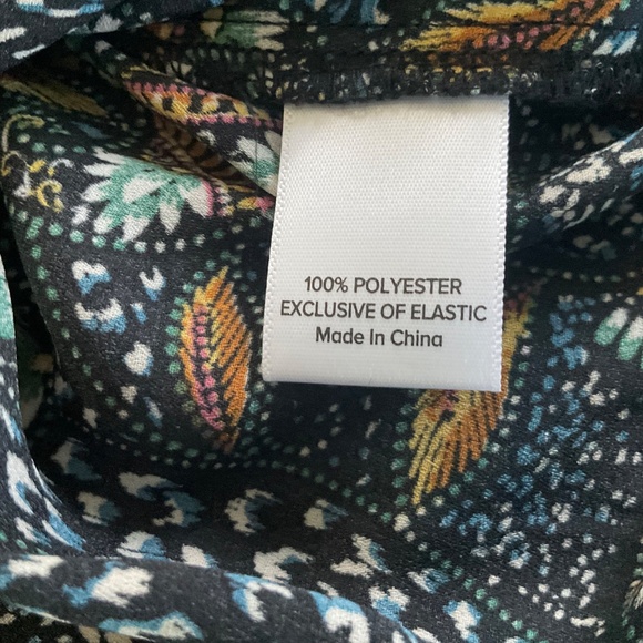 Evereve Charlie Tie-Neck Multicolored Paisley Print Boho Blouse - Picture 5 of 8